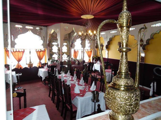 Restaurant table La vallée du Kashmir